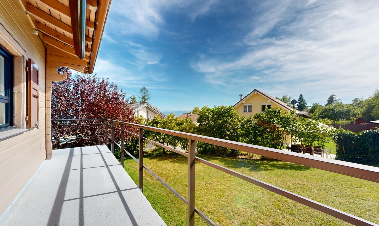 balcon avec balcon, from property, et day time