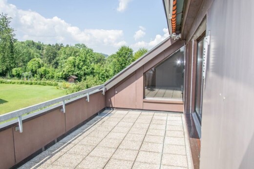 balcon avec from property, balcon, et day time