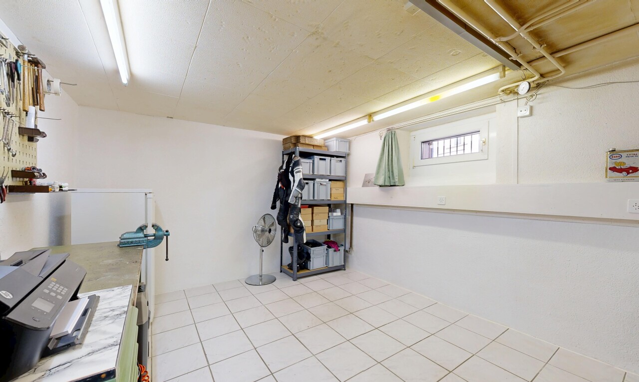 parking avec inside property