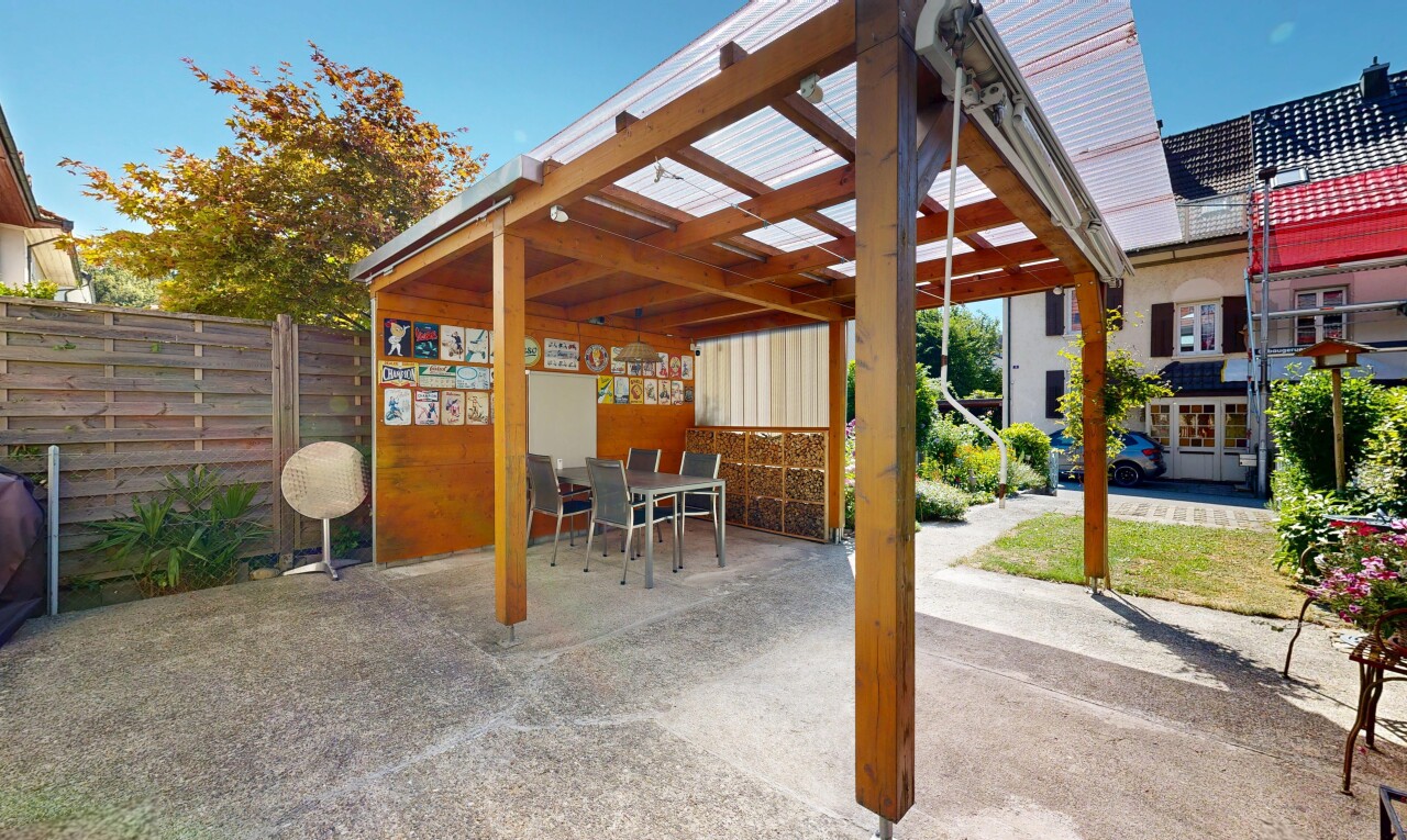 terrasse avec day time, clôture, et terrasse