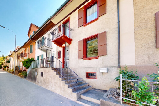 extérieur du bâtiment avec day time et escaliers