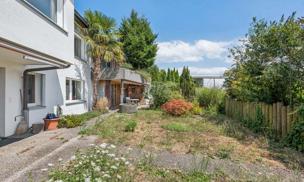 jardin avec clôture, day time, et terrasse