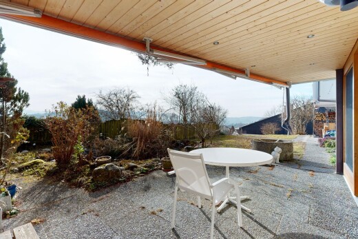 terrasse avec terrasse, from property, overcast, et coin repas extérieur