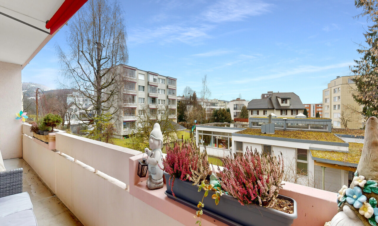 balcon avec apartment complex view, from property, day time, et balcon