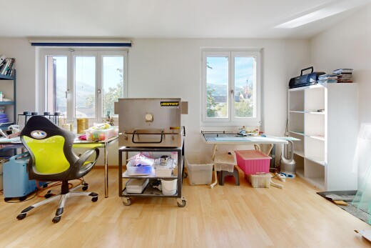 büro mit gipskartonwand, drywall, holzfußboden, wood finish floor, und inside property