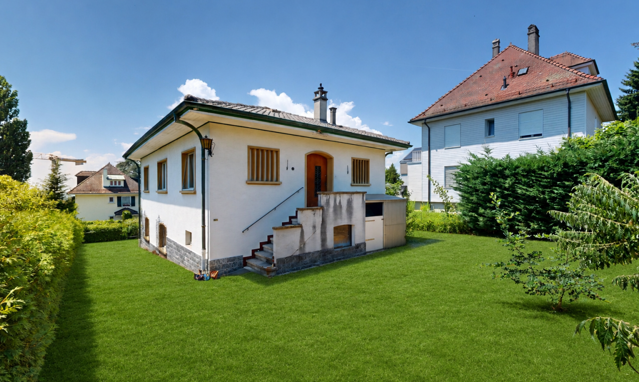 außenansicht mit day time, stuckverkleidung, property visible, schornstein, und rasen
