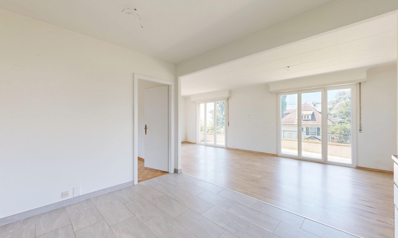 leerer raum mit natürliches licht, natural light, gipskartonwand, drywall, und inside property