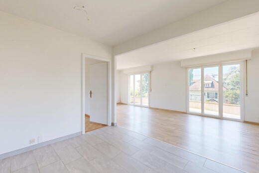 leerer raum mit natürliches licht, natural light, gipskartonwand, drywall, und inside property