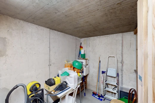 innenraum mit betonboden, betonmauer, und betondecke