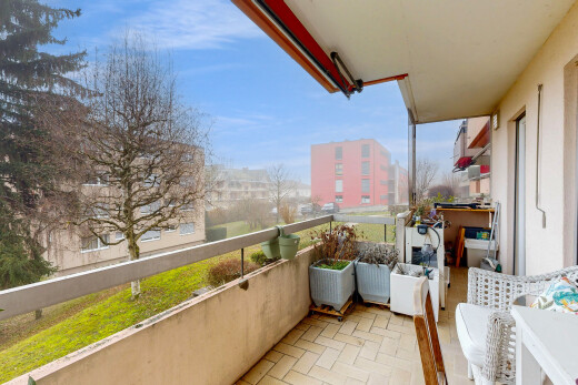 balcon avec balcon, from property, et day time