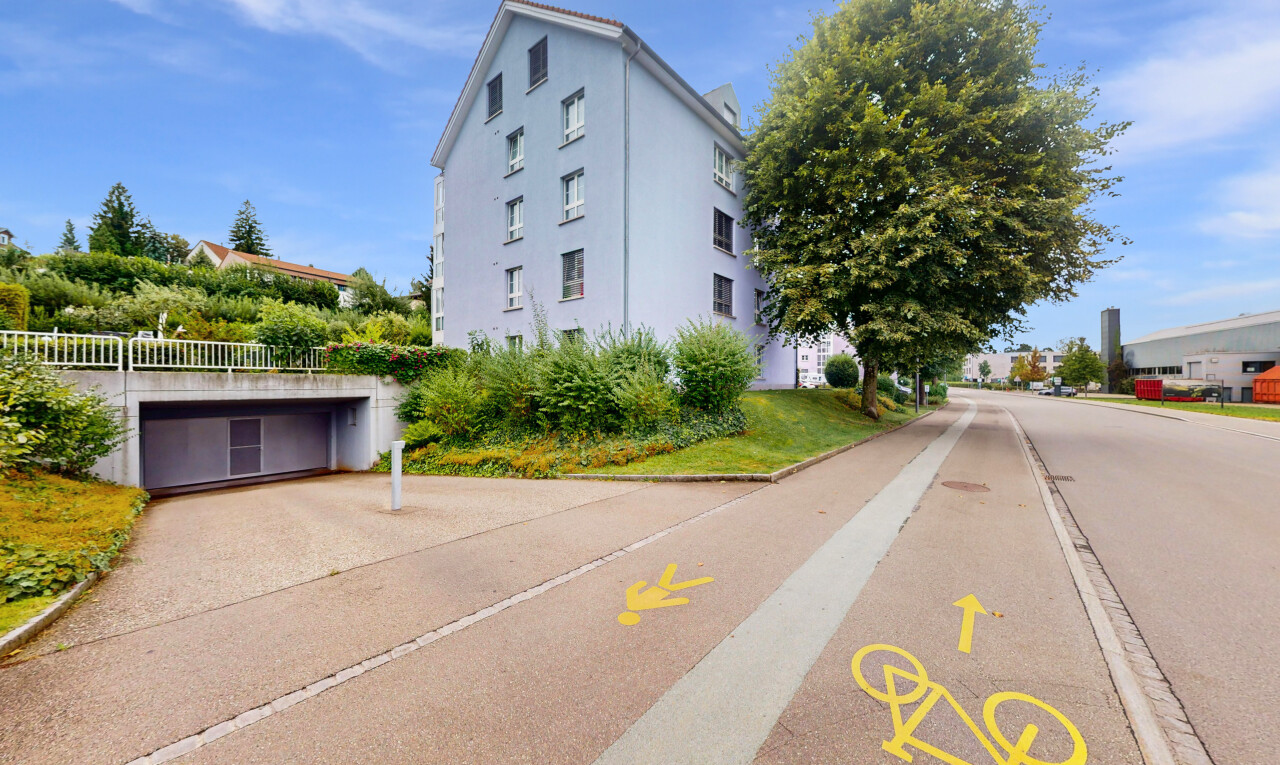 extérieur du bâtiment avec day time et property visible