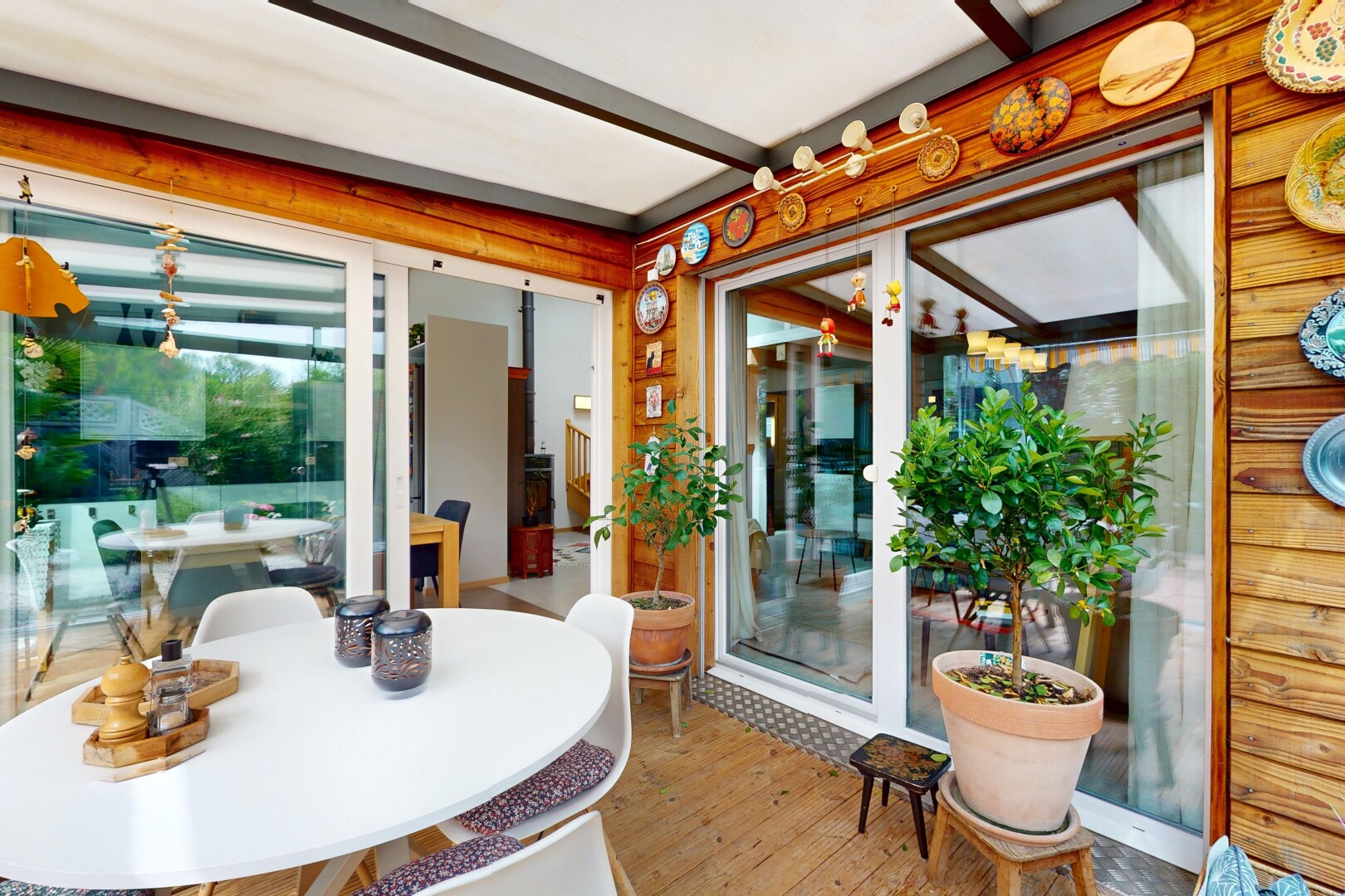 terrasse avec inside property