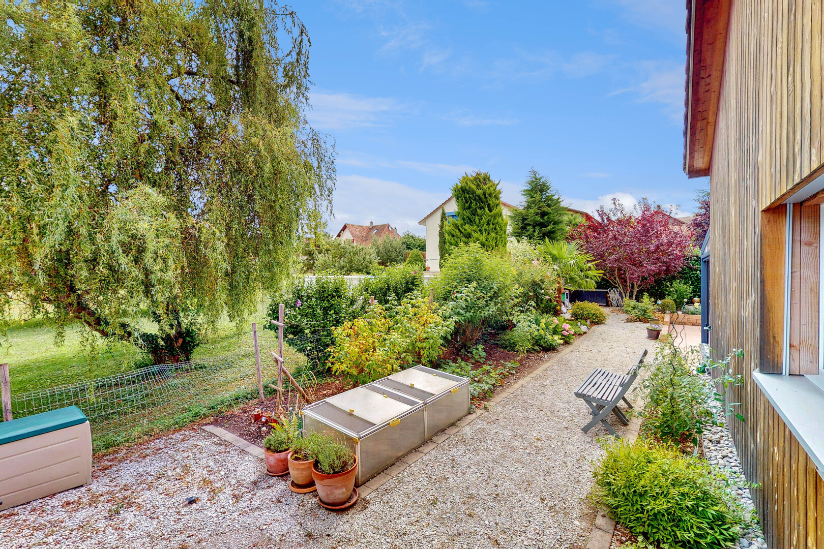 jardin avec from property et day time