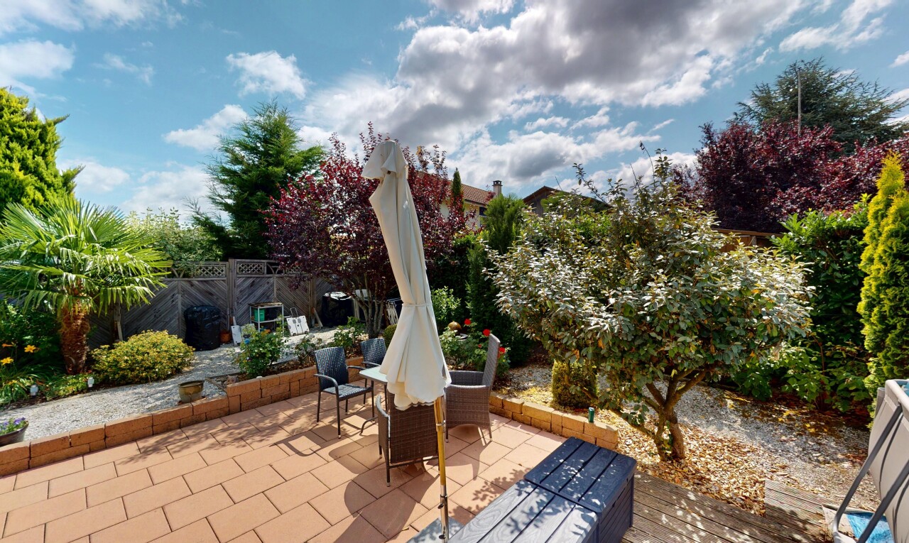 terrasse avec from property, day time, terrasse, et clôture