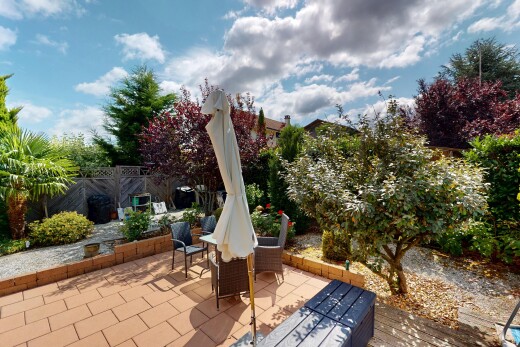 terrasse mit from property, day time, terrasse, und zaun