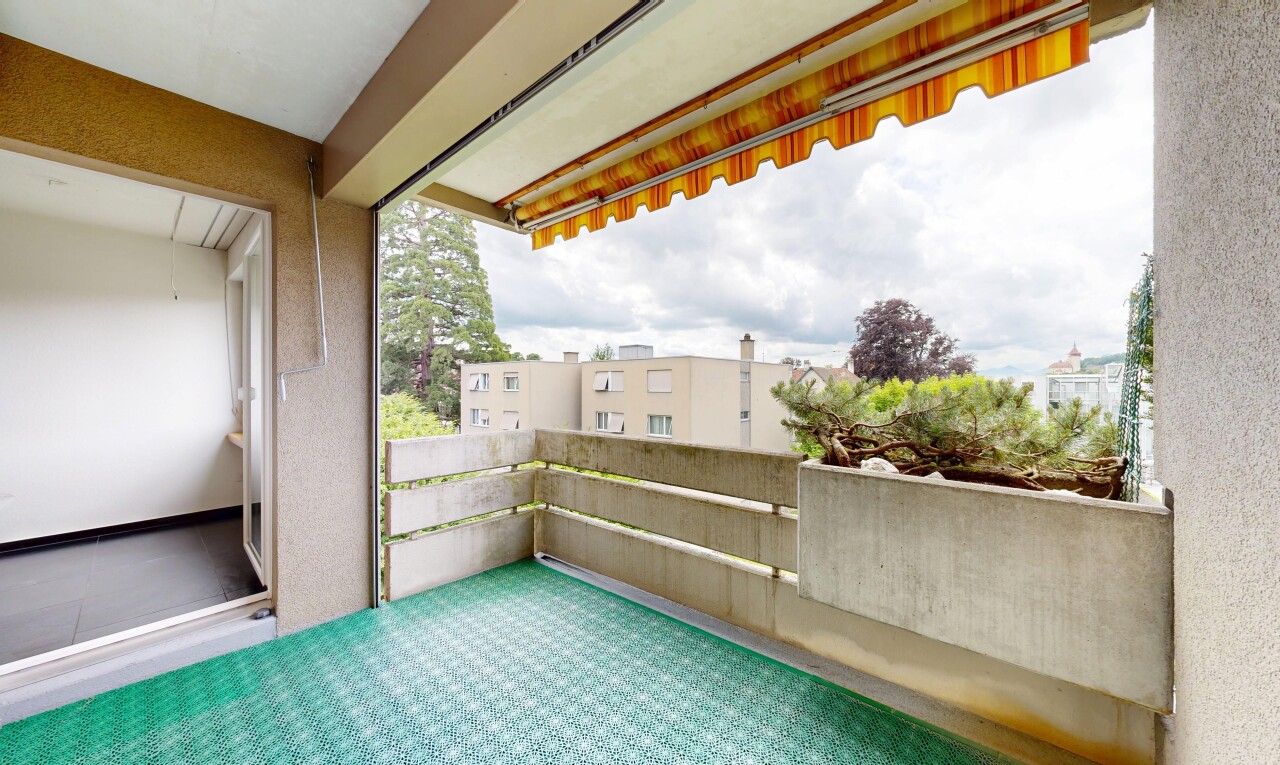 patio / terrace with a balcony