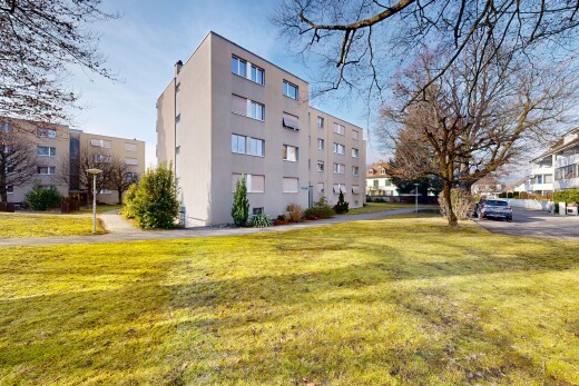 außenansicht mit day time, apartment complex view, und blick auf wohnanlage