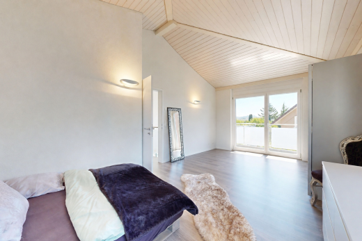 wohnzimmer mit high end ceiling, vaulted ceiling, dachschräge, high ceiling, und hohe decke