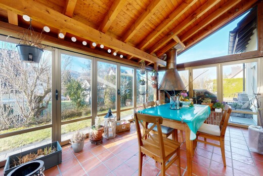 terrasse mit wintergarten, day time, essbereich im freien, und inside property