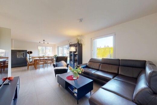 wohn- / esszimmer mit natural light, natürliches licht, inside property, drywall, und gipskartonwand