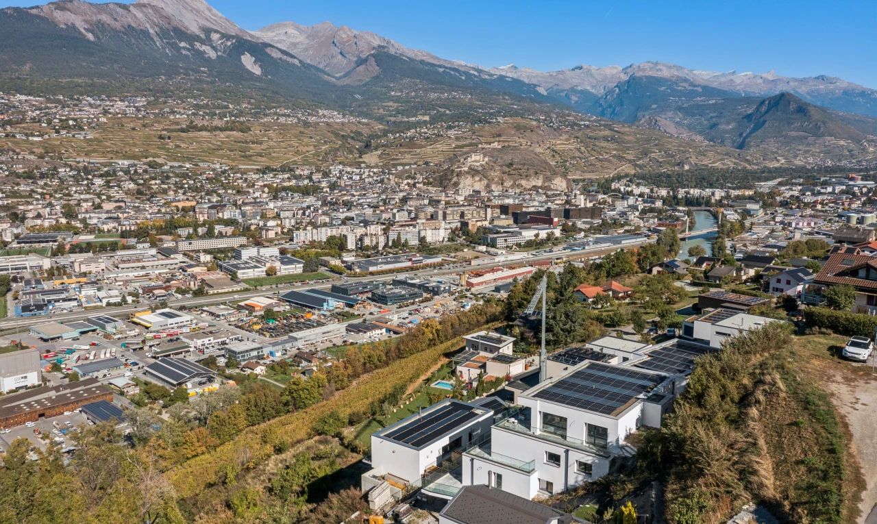 vue sur la montagne avec vue sur la montagne, mountain view, day time, vue résidentielle, et residential view