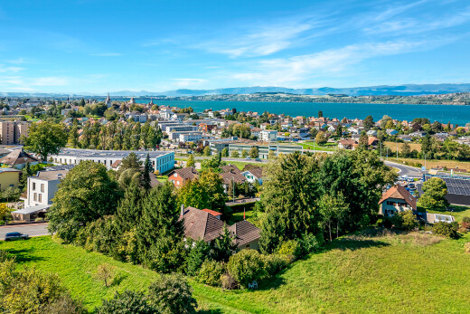 vue sur la mer avec vue sur la montagne, mountain view, day time, et aerial view