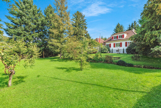 jardin avec pelouse, day time, et property visible