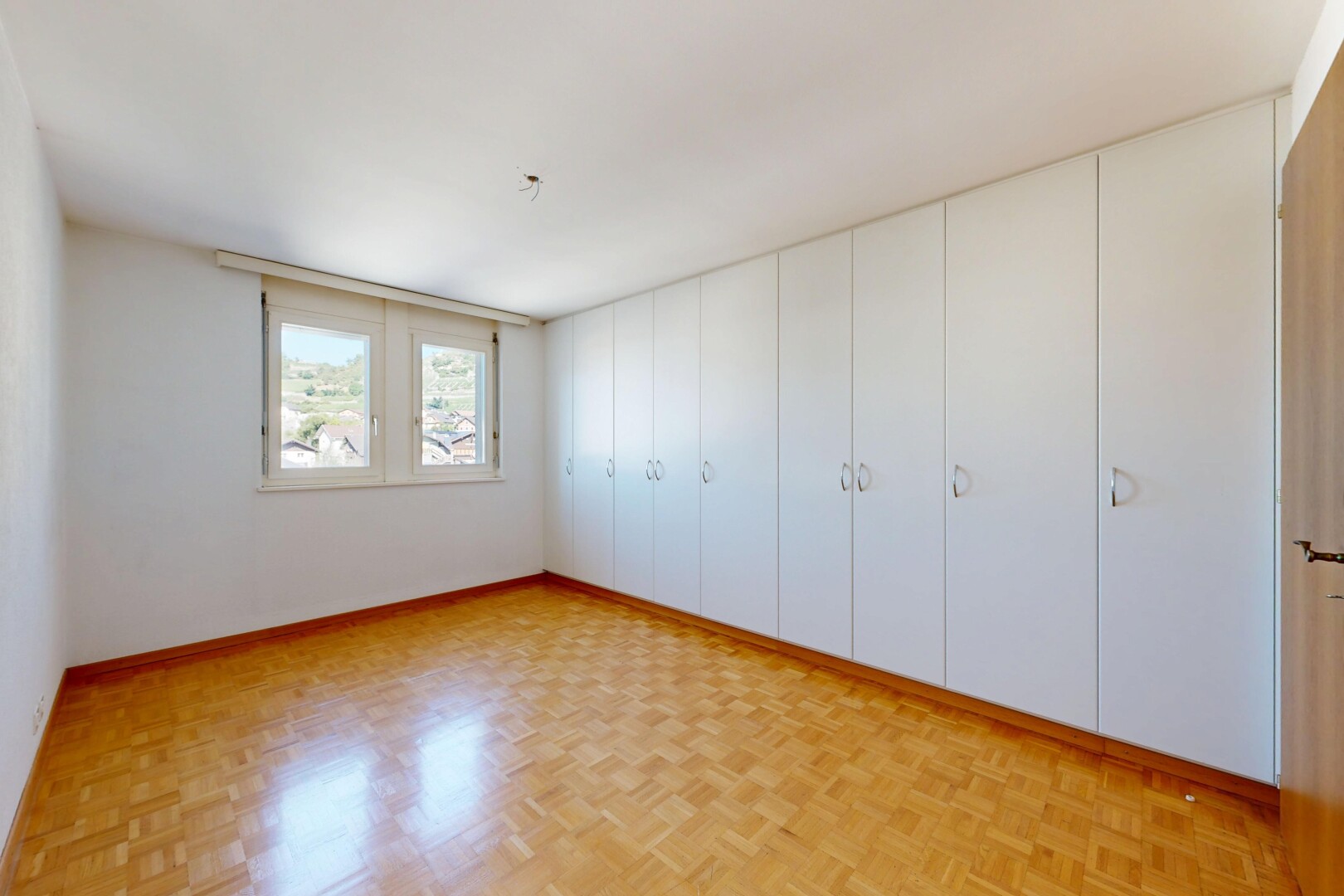 leerer raum mit gipskartonwand, drywall, natürliches licht, natural light, und inside property