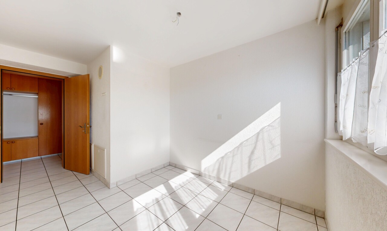 leerer raum mit natürliches licht, natural light, light floor, fliesenboden, und tile floor
