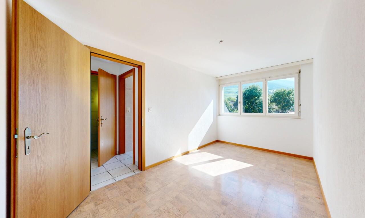 leerer raum mit inside property, natürliches licht, natural light, light floor, und gipskartonwand