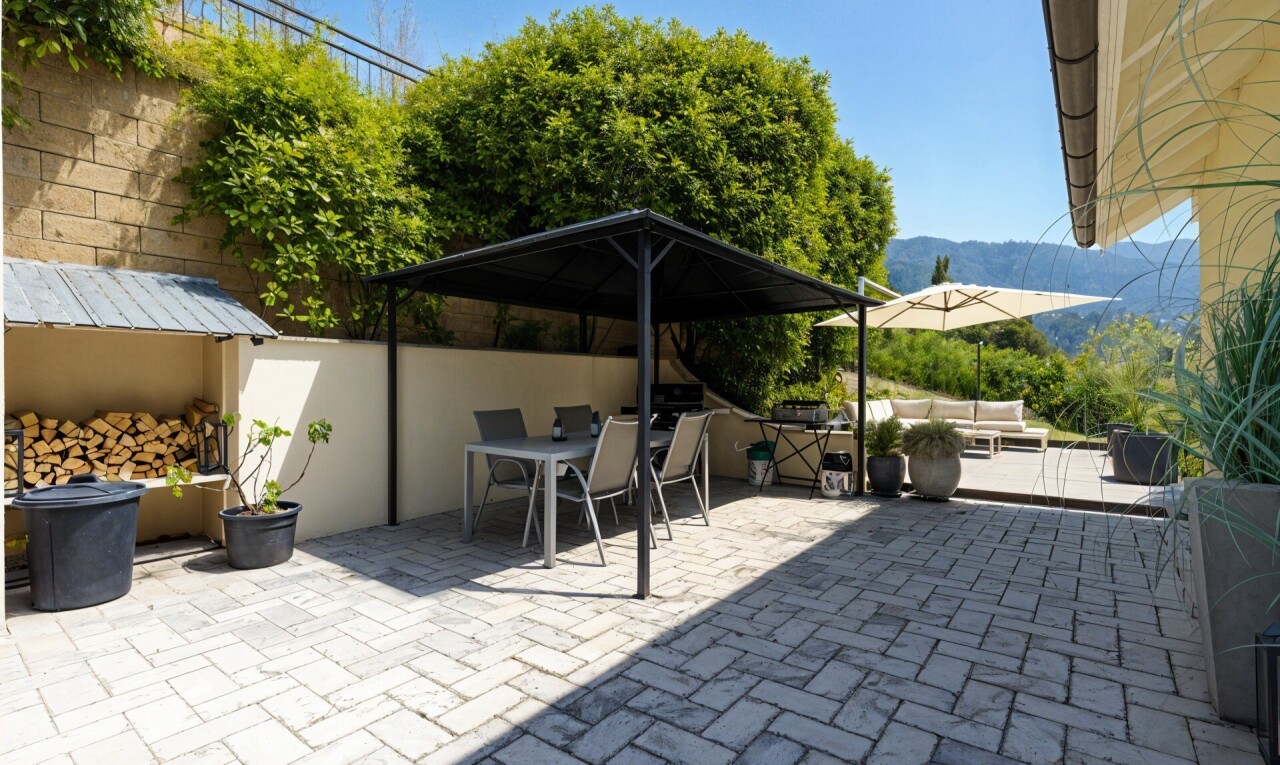 terrasse mit terrasse, essbereich im freien, day time, wohnraum im freien, und blick auf die berge
