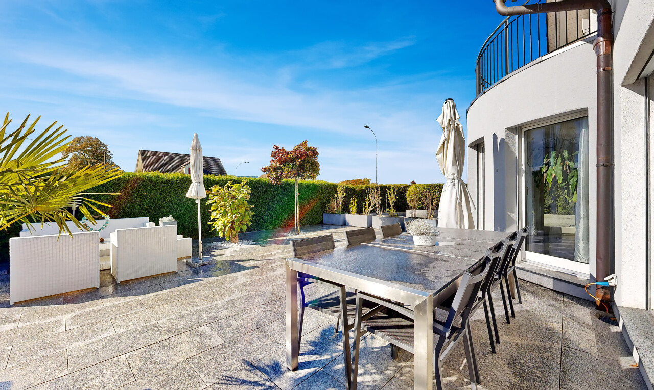 terrasse avec coin repas extérieur, day time, terrasse, et from property