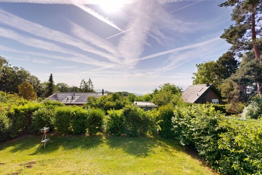 jardin avec pelouse, day time, et from property