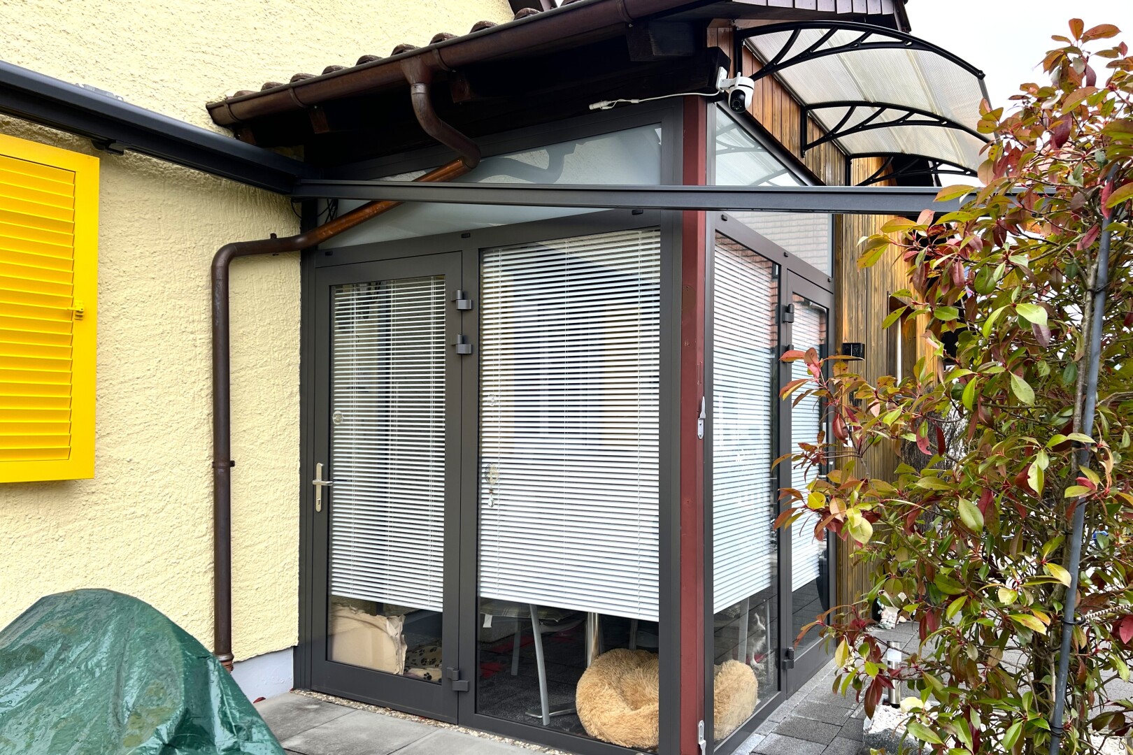 façade avec from property, overcast, et bardage en stuc
