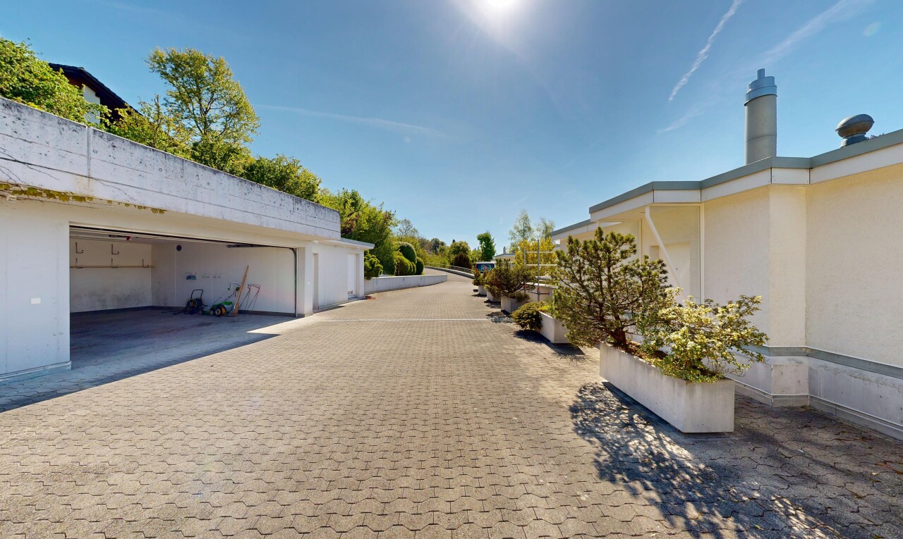 terrasse mit day time und garage