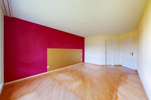 pièce vide avec drywall, cloison sèche, inside property, wood finish floor, et sol en finition bois
