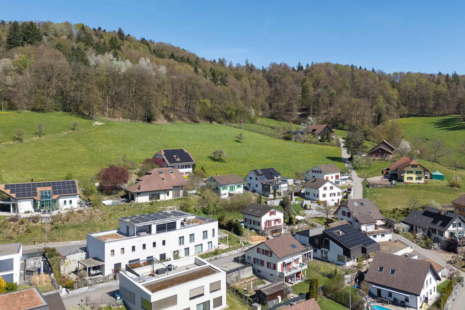 außenansicht mit forest view, waldblick, day time, rural view, und ländliche aussicht