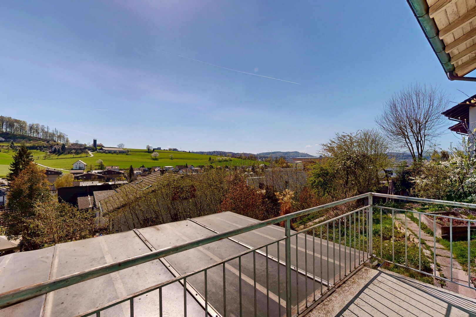 balkon mit from property, day time, und balkon