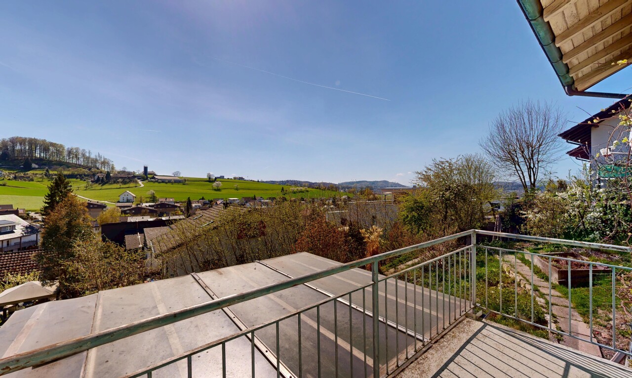 balkon mit from property, day time, und balkon