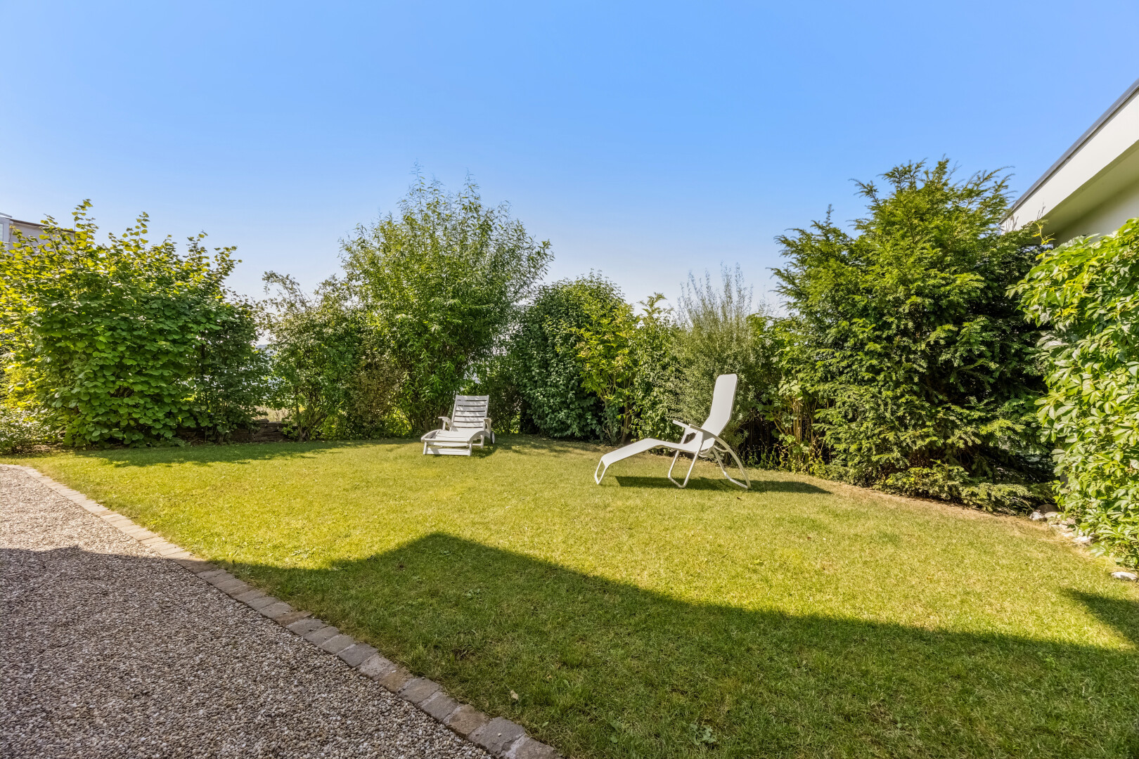 garten mit rasen, day time, und from property