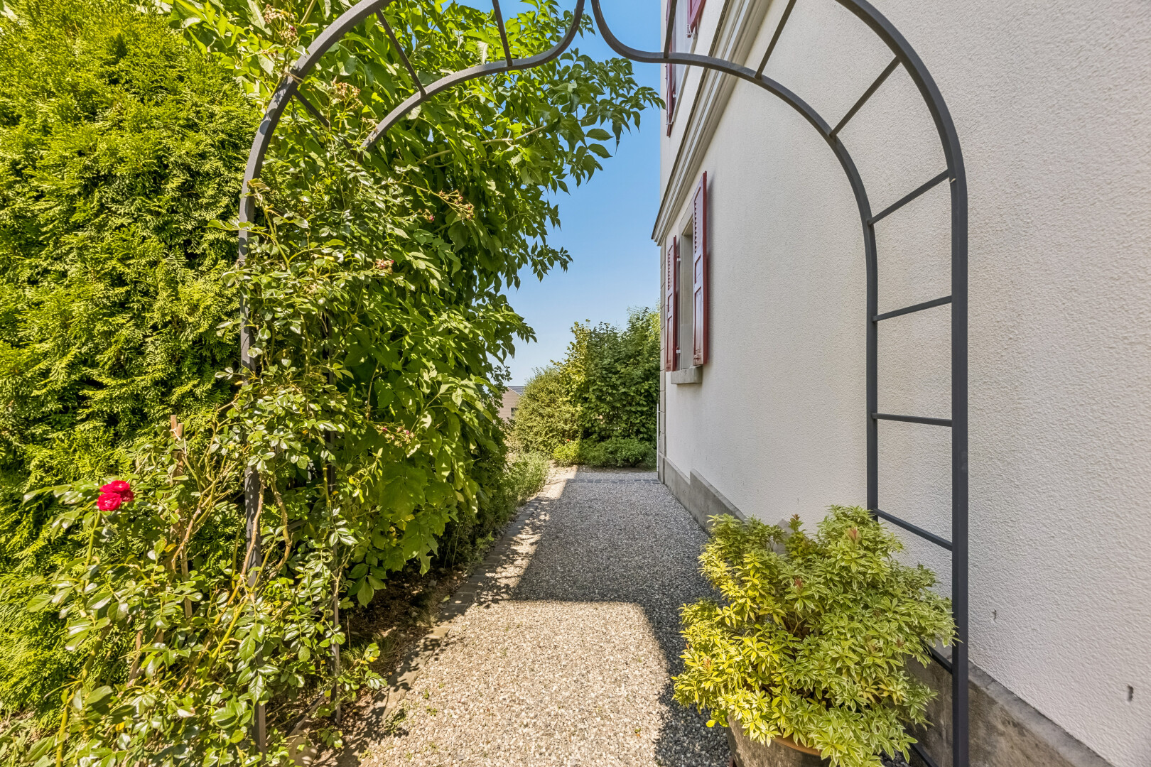 garten mit from property und day time