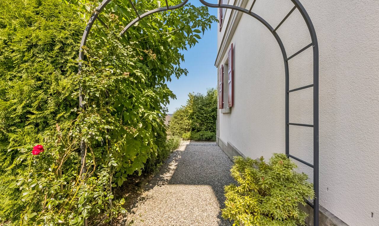 view of garden