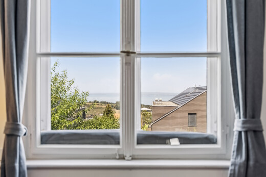 einzelheiten mit view, water view, seesicht, window, und inside property