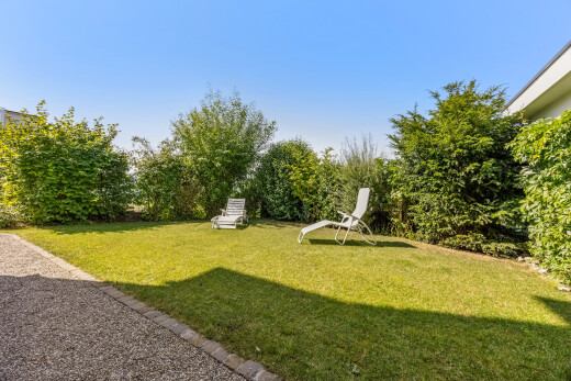 garten mit rasen, day time, und from property