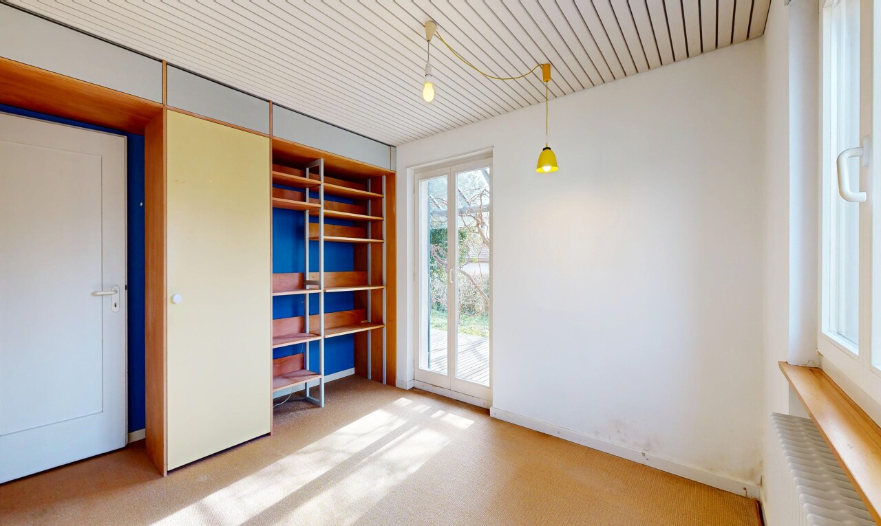 pièce vide avec lumière naturelle, natural light, inside property, moquette, et carpet
