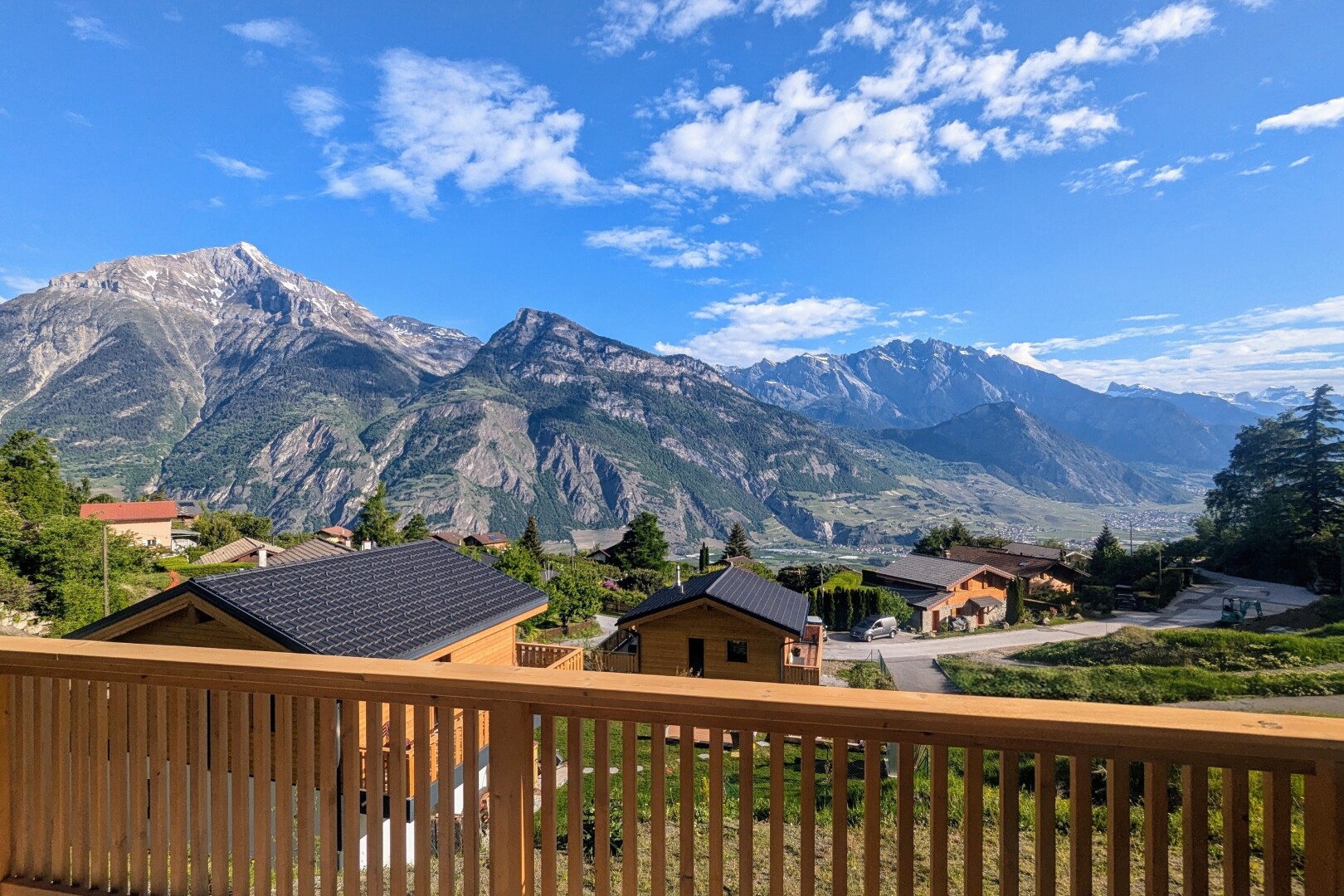 vue sur la montagne avec mountain view, vue sur la montagne, day time, et from property