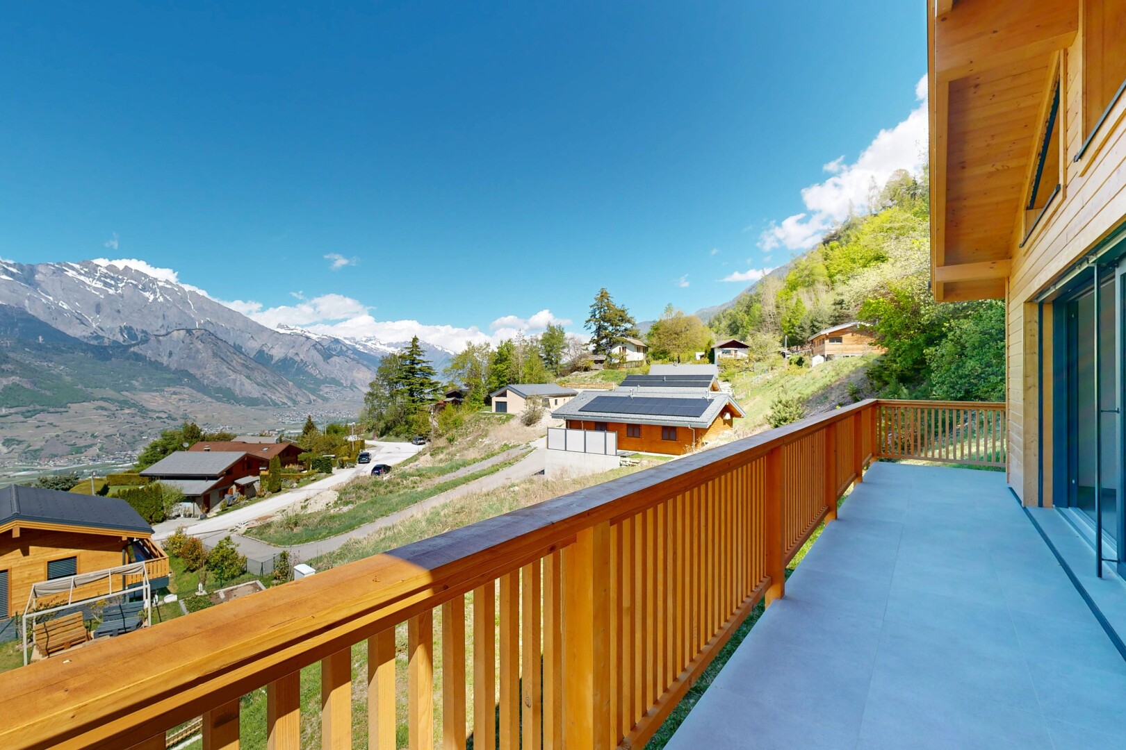 balkon mit from property, balkon, day time, blick auf die berge, und mountain view