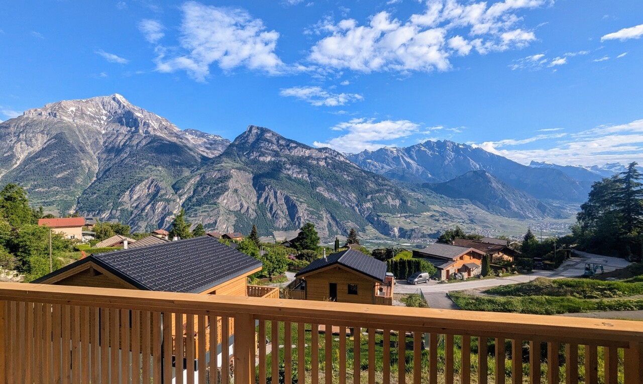 vue sur la montagne avec mountain view, vue sur la montagne, day time, et from property