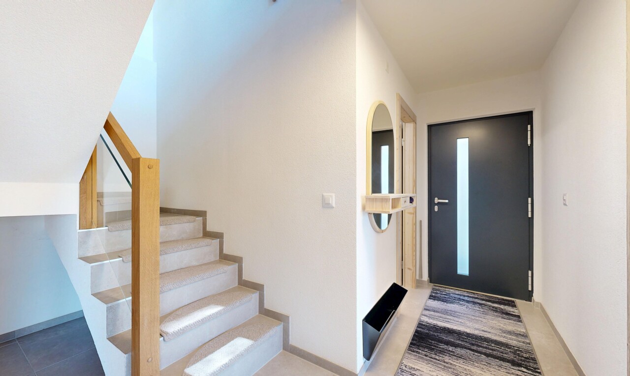 treppe mit treppen, drywall, gipskartonwand, inside property, und baseboards wall