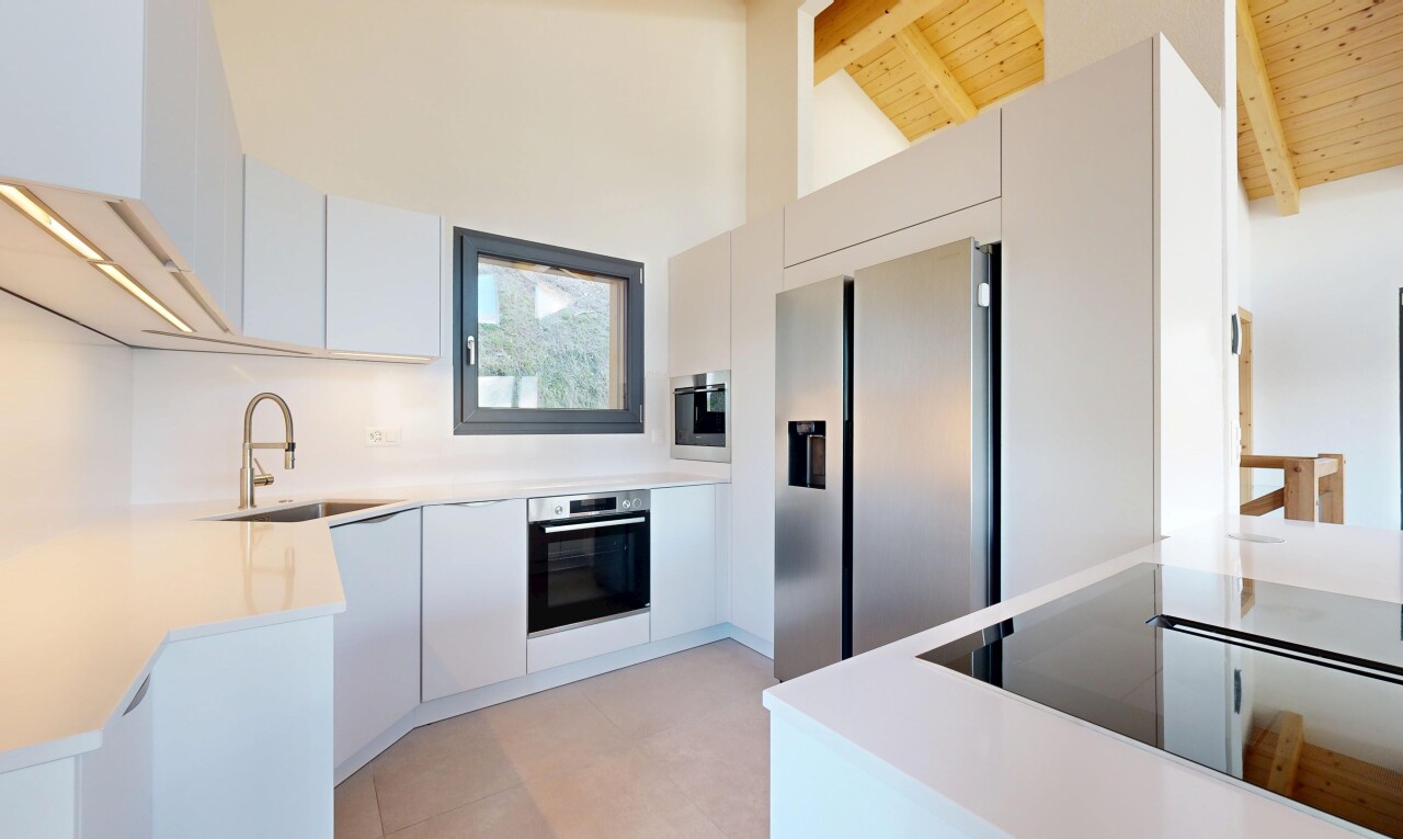 küche mit light countertops, flat panel cabinets, schränke mit flachen paneelen, weiße schränke, und natural light